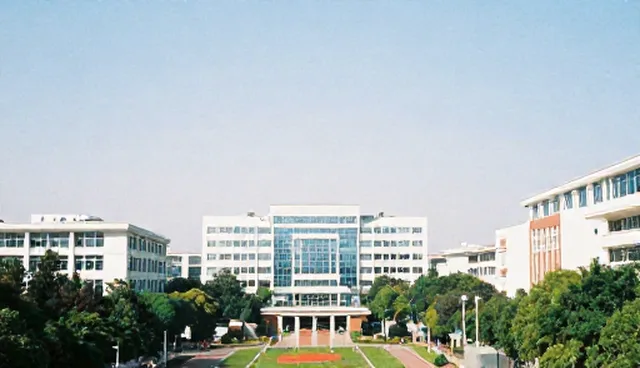 企业运维管理系统如何应对高并发场景下的性能问题